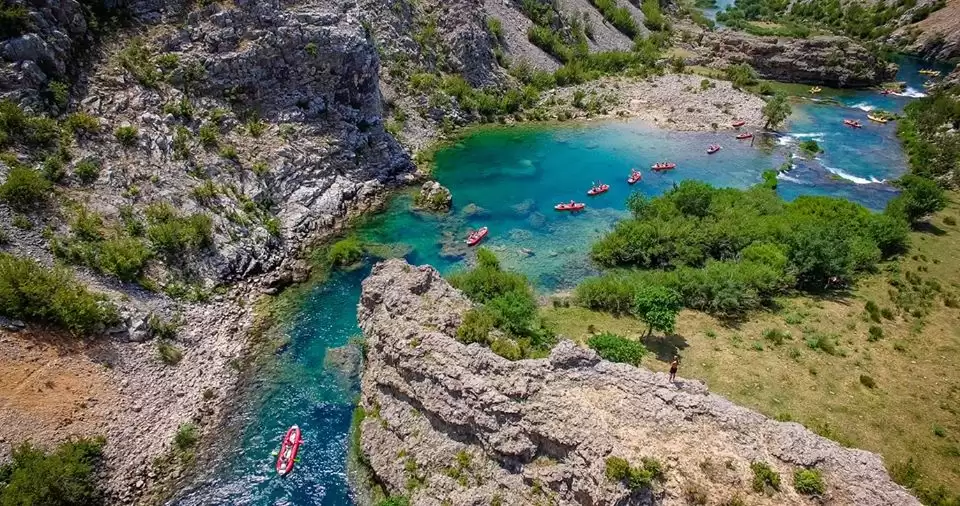 CANOEING ALONG THE ZRMANJA RIVER