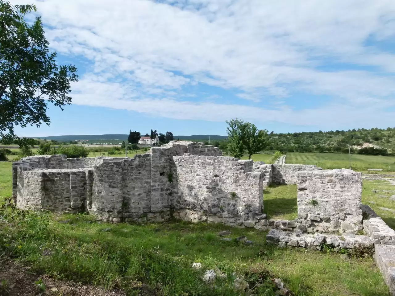 Ranokršćanska crkva Sv. Mihovila