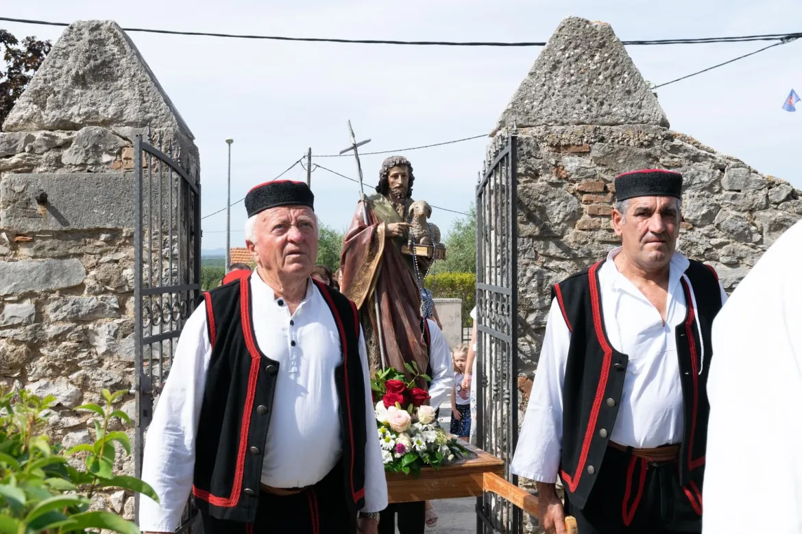 BLAGDAN SVETOG IVANA KRSTITELJA GLAVOSJEKA